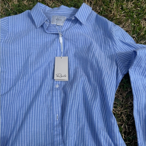 NWT Rails Lizzi Button Front Pinstriped Ruffle Trim Blouse Top Coastal Size M - Picture 4 of 9